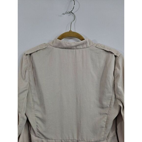 Banana Republic Ladies Blazer.  Tan, Size 8. - Picture 10 of 12